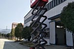 Mobile hydraulic scissor lift 